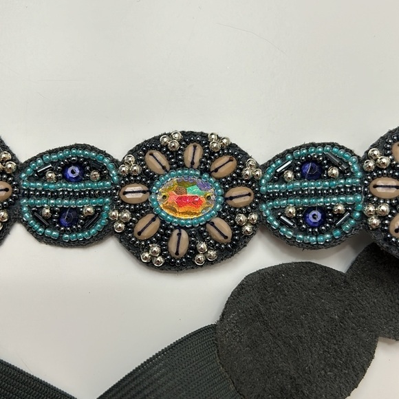 Handbeaded Embellished stretchable belt - Picture 3 of 6